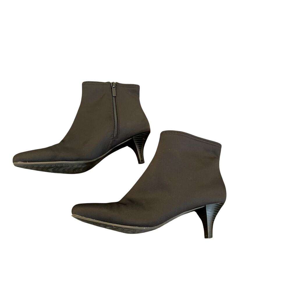 MIA Women's Pointed Toe Low Heel Ankle Dress Bootie Size 8W